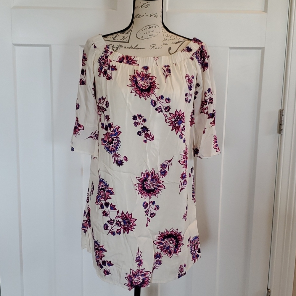Old Navy Pretty off the shoulder floral dress